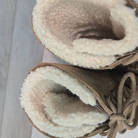 UGG Australia Women's Lace-Up Tan Military Style Boots Shoes Sz 7 - Picture 5 of 14